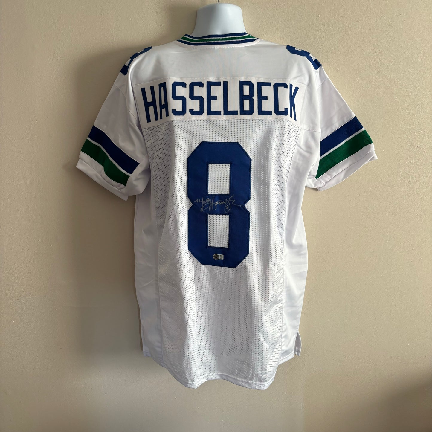 Matt Hasselbeck Signed Seattle Seahawks Jersey (White)